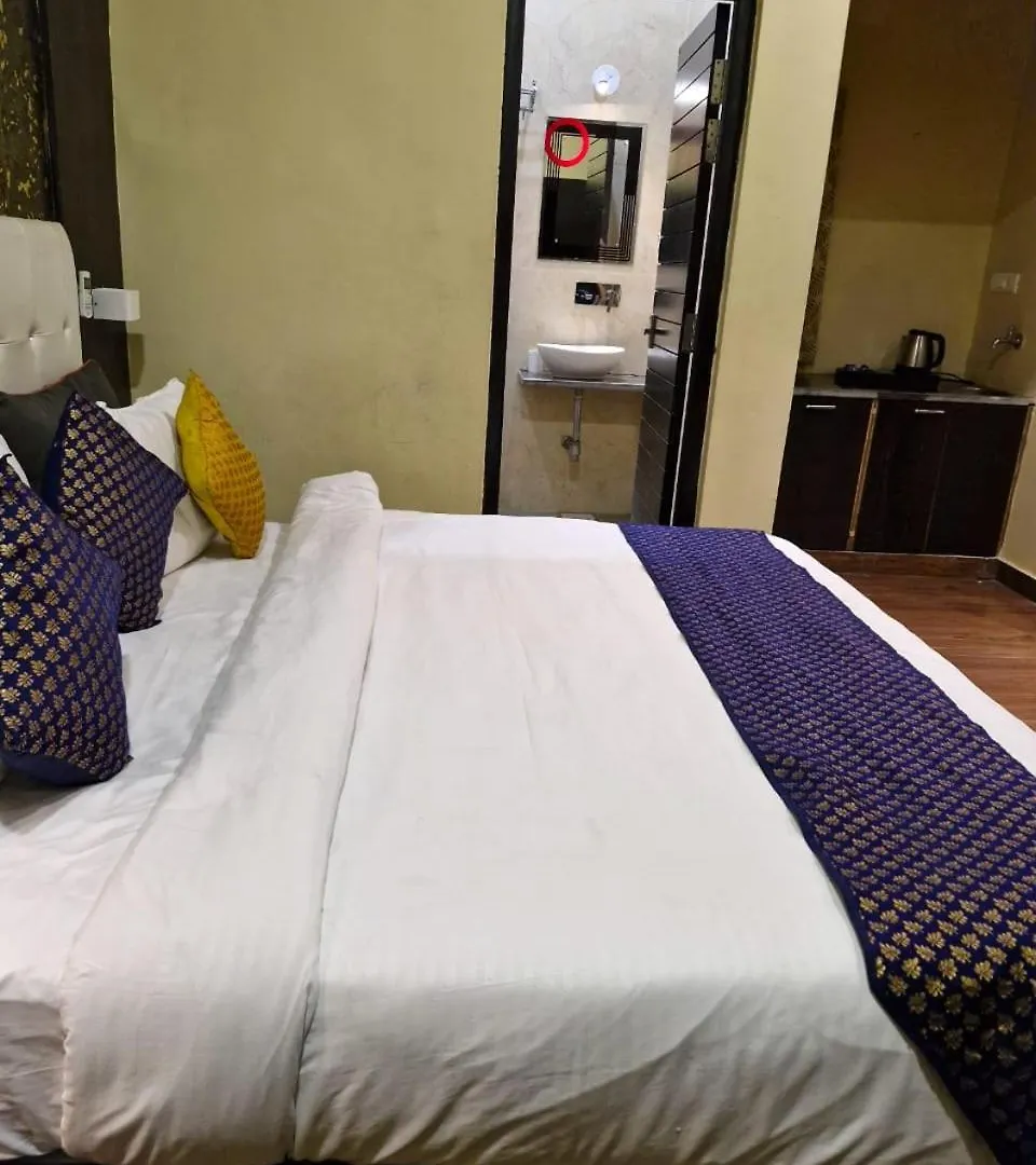 Hotel Bhagwat Stays Udaipur - Best Economy Stay In Udaipur With Swimmimg Pool