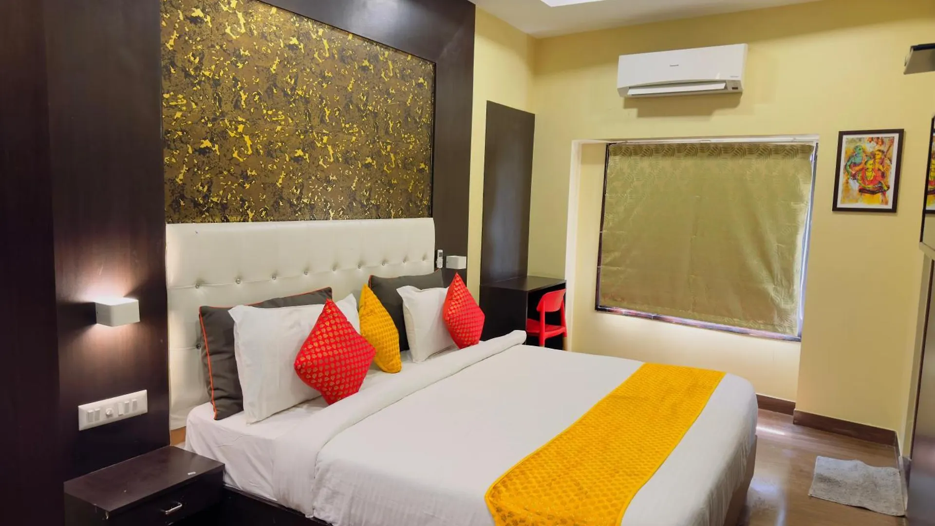 Bhagwat Stays Udaipur - Best Economy Stay In Udaipur With Swimmimg Pool Hotel